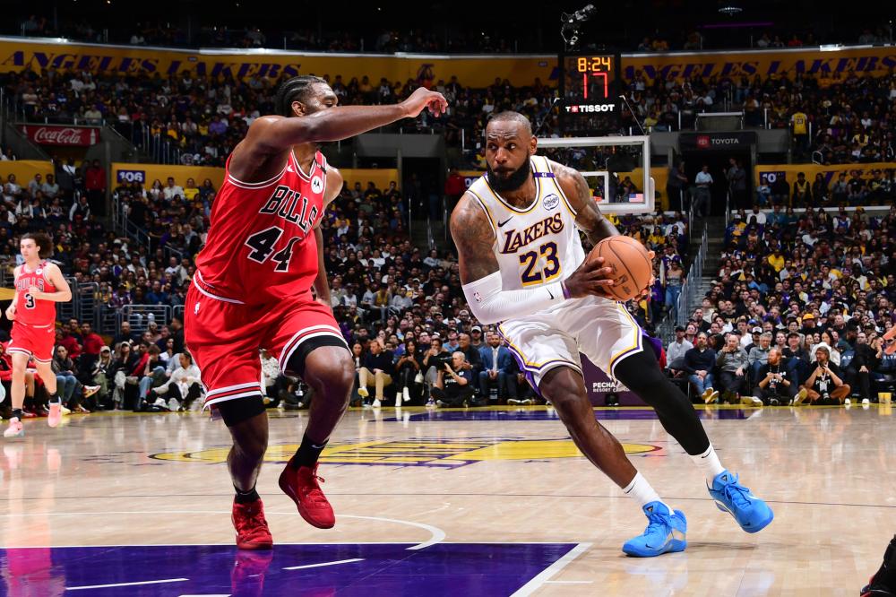 她的表现提 她的表现提