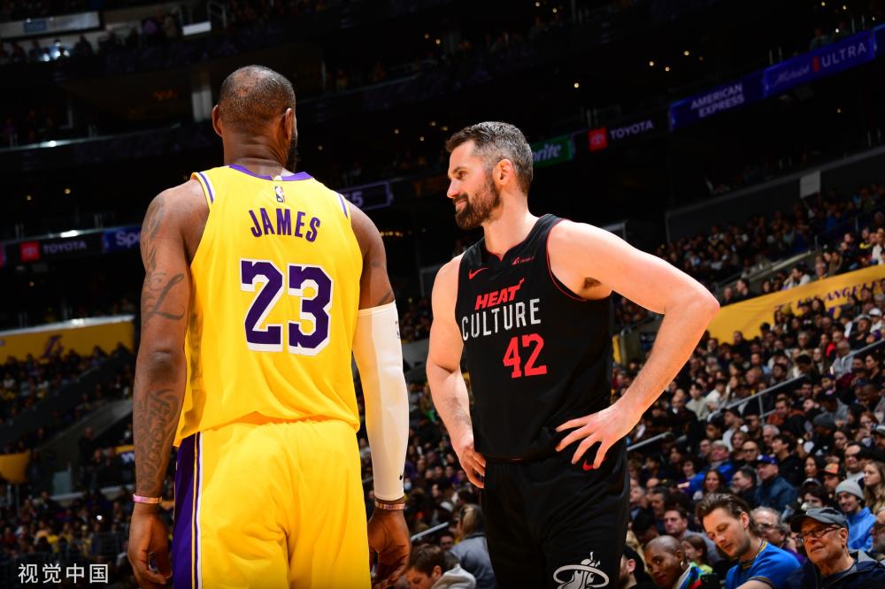 也承载着球 也承载着球